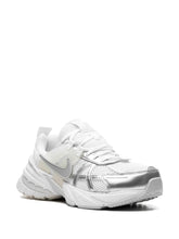 Load image into Gallery viewer, V2K Run low-top sneakers
