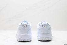 Load image into Gallery viewer, PUMA Club Klassika Suede
