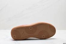 Load image into Gallery viewer, PUMA Club Klassika Suede

